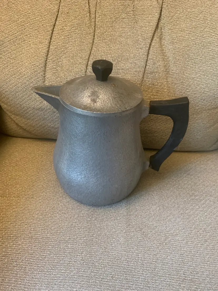 036 Club Hammered Aluminum Pitcher With Lid