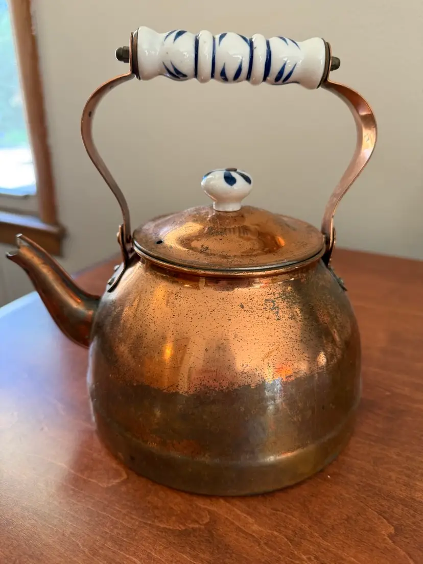 ☀️8” W x 8-1/2” H Vintage Copper Kettle