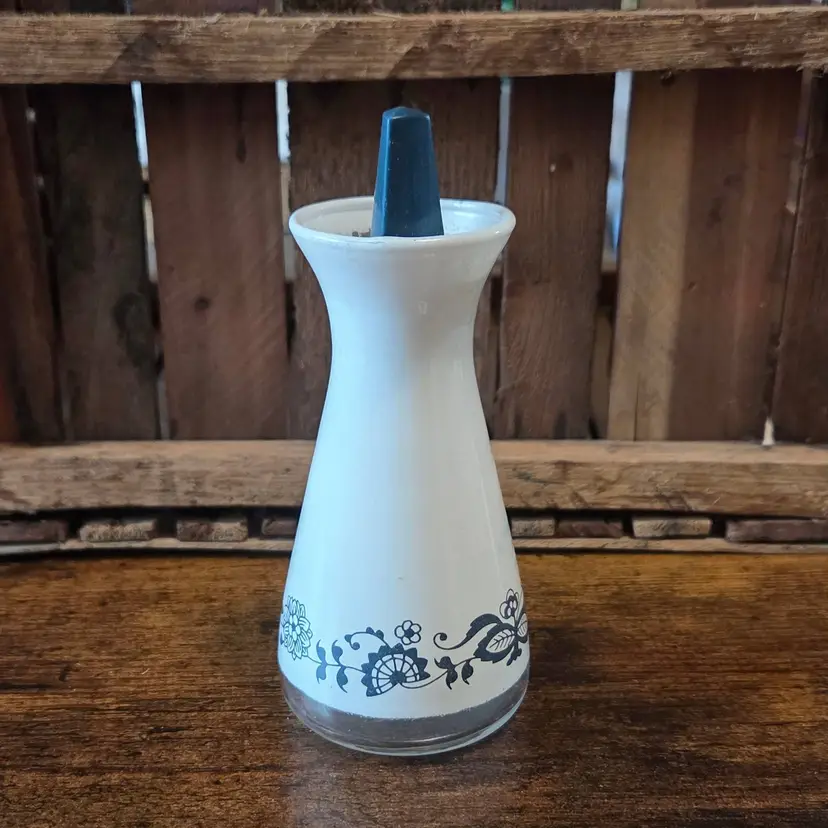 Corell Pyrex Salt & Pepper Shaker Single