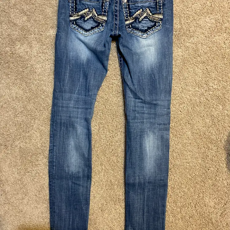 Miss Me Women's Size 26 Ankle Cropped Distressed Denim Blue Jeans