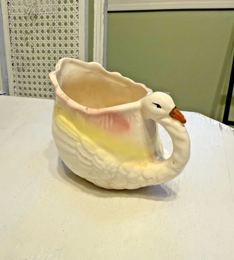 Vintage small white Ceramic Swan Planter ; granny core/cottage core