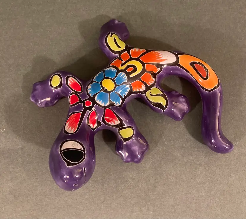 Mexican Pottery Lizard Figurine