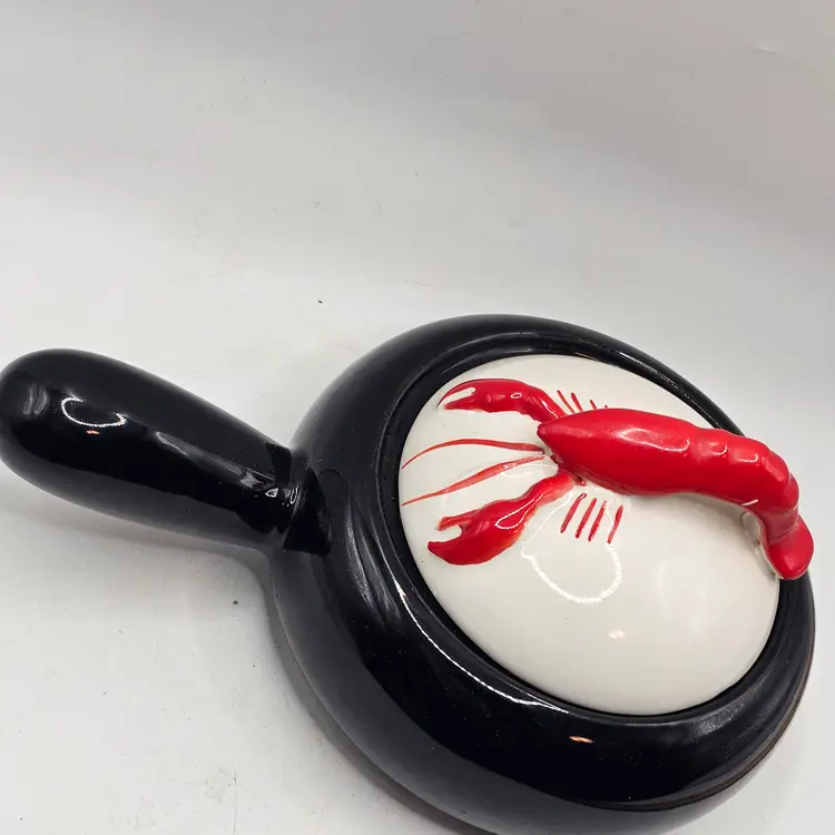 Kenwood lobster Lidded bowl pot with handle vintage 900