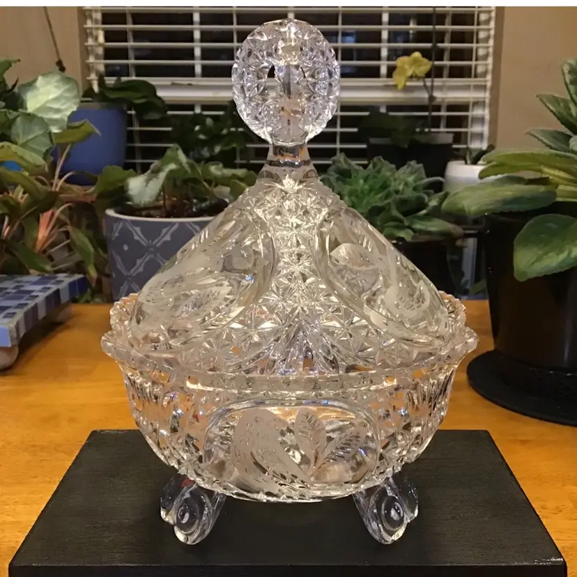 Hofbauer Byrds Three Footed Covered Candy Dish Cut Crystal with Bird Design 