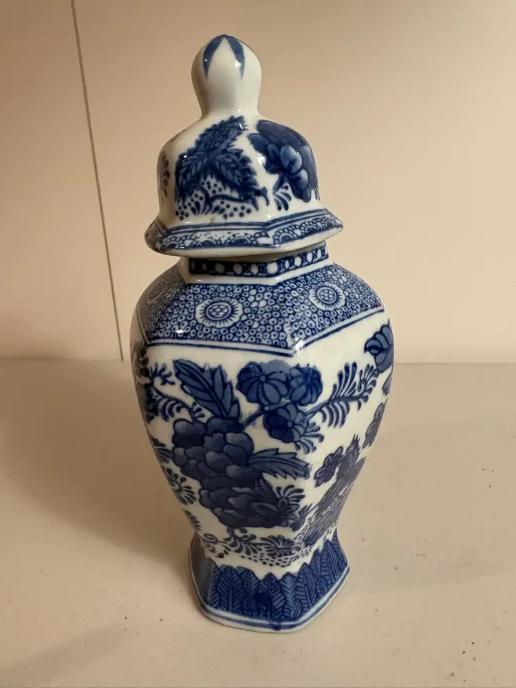 Chinese Floral Blue and White Jar with Lid 8 ''