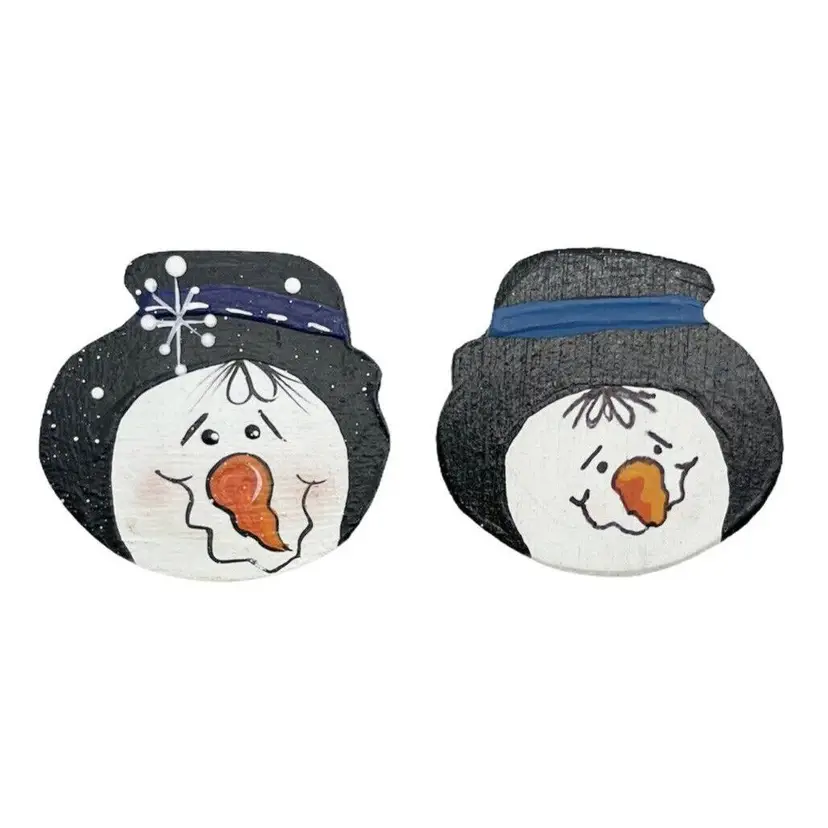 LOT 2 SNOW PEOPLE COUPLE WOOD BROOCH PIN Christmas Holiday Winter Carrot Snowman Jewelry