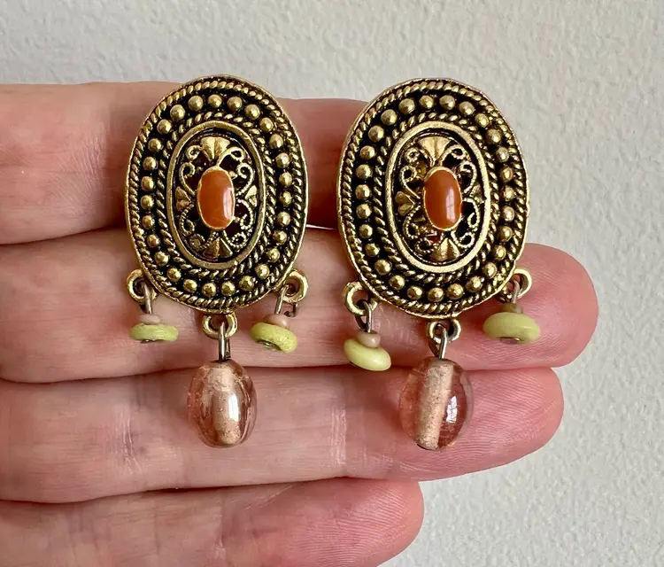 Vintage Enamel Glass Bead Gold tone Filigree Dangle Clip-on Earrings #ofc-3