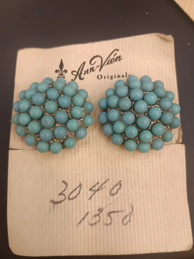 Old Stock Vintage Ann Vien Faux Turquoise Glass and Silver Clip on Earrings.