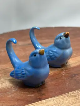 Vintage Japan Porcelain Bluebird Blue Bird with Curled Tail Salt & Pepper Set