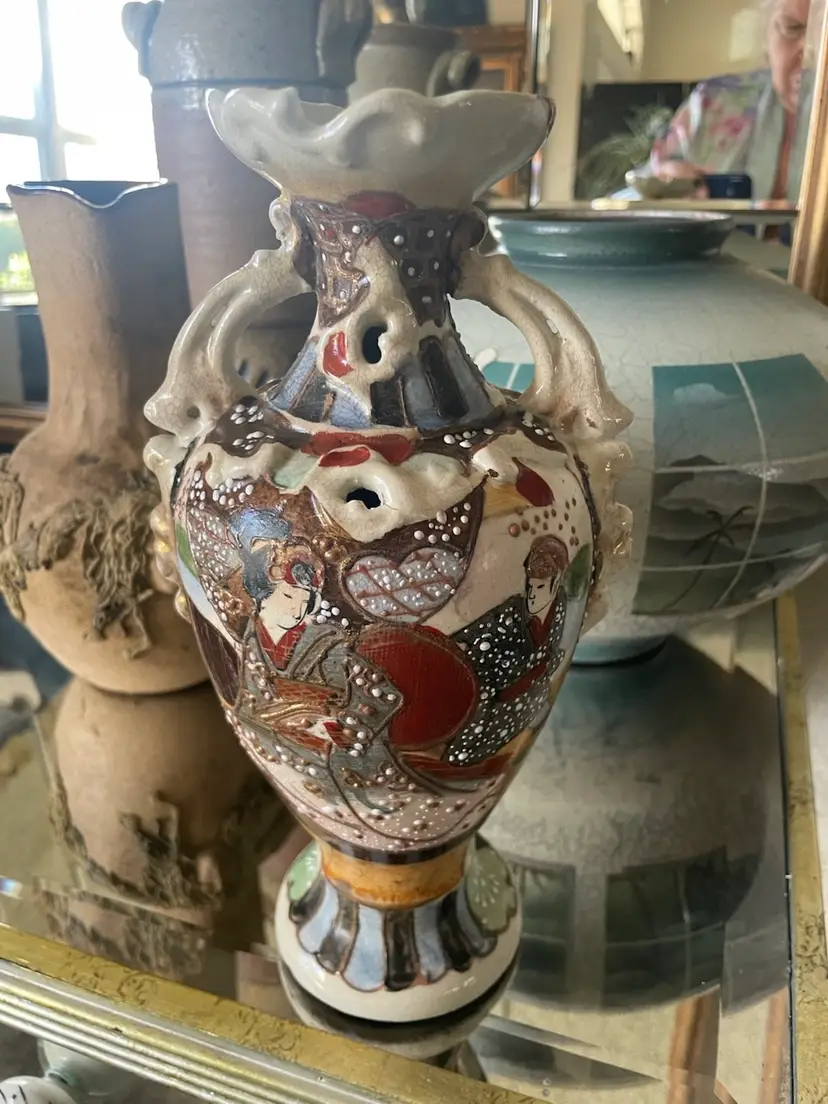 Japanese Satsuma Meiji Period Urn