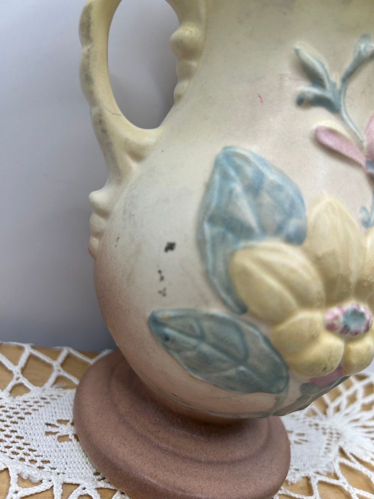 Hull Pottery Vase Some Wear As Indicated In photos 6x5