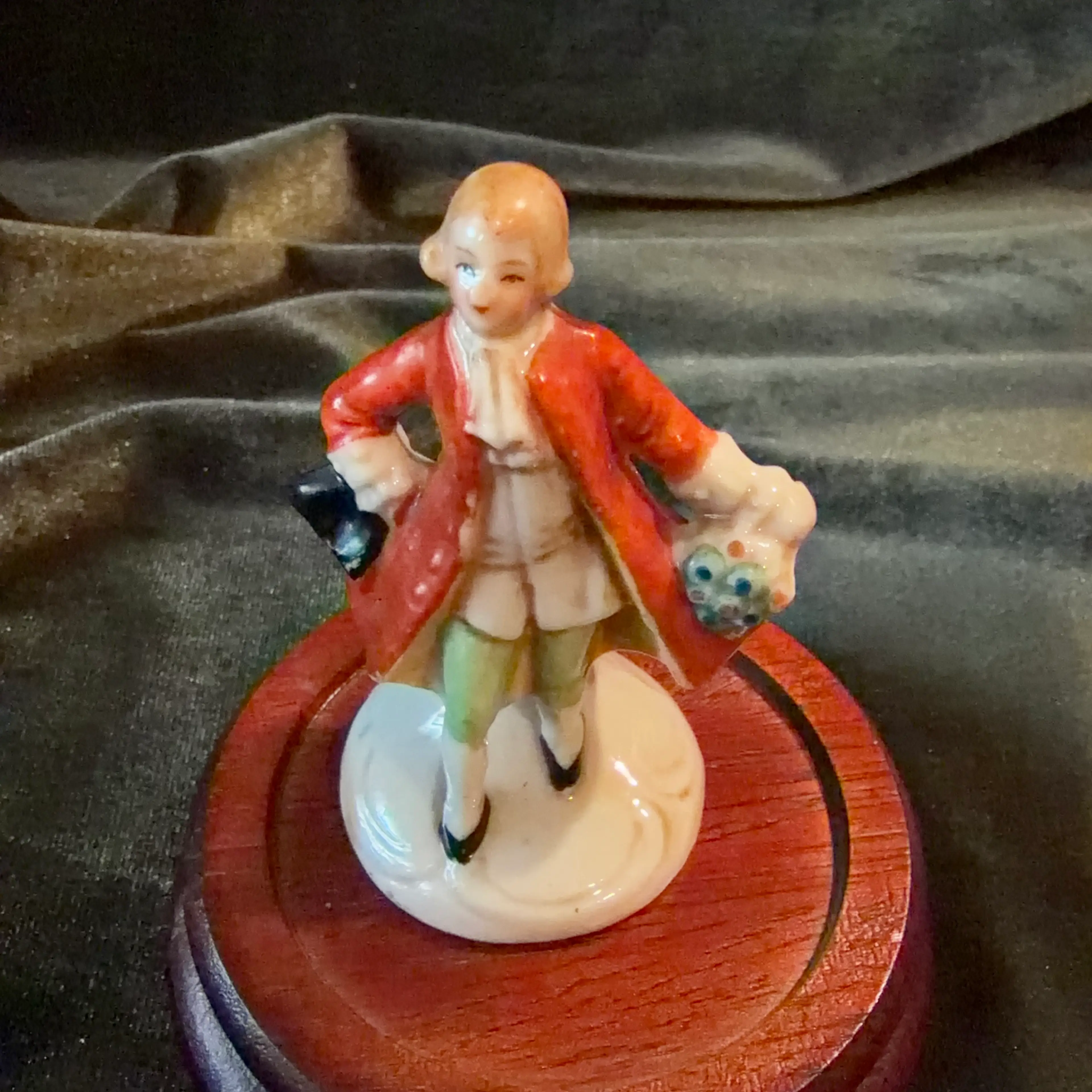 Image 1 of 7