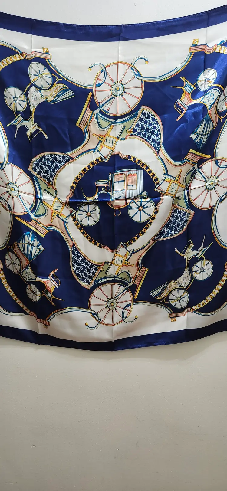 Vintage-Inspired Carriage Pattern  Scarf.