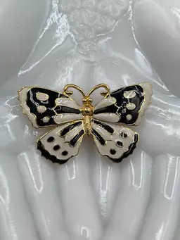 #37 Gold Tone Black & White Enamel Butterfly Brooch Pin 2”🦋