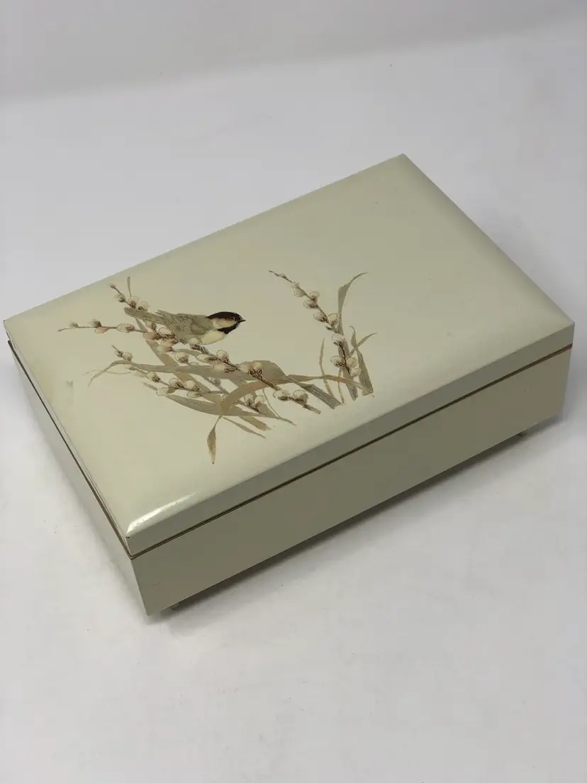 Otagiri Chickadee Lacquer Musical Jewelry Box
