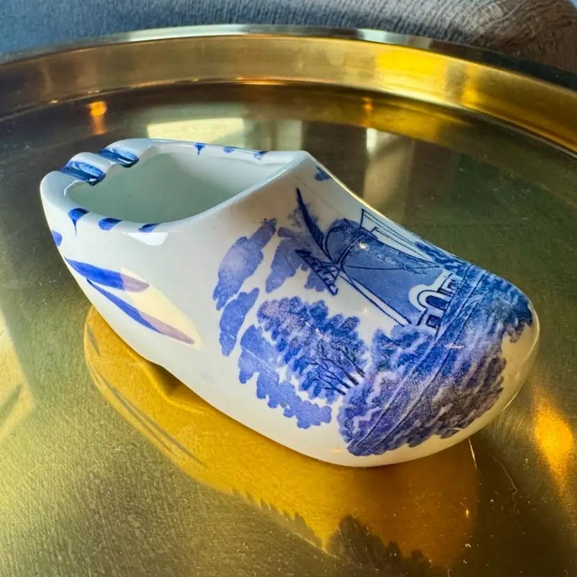 Vintage 5.5” wide Delft Blue Holland Dutch Hand Painted Windmill Shoe Clog Ashtray