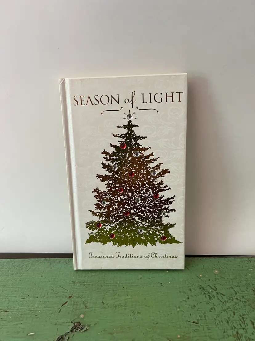 Season Of Light- Treasured Traditions Of Christmas- By John Beilenson 1996 Peter Pauper Press