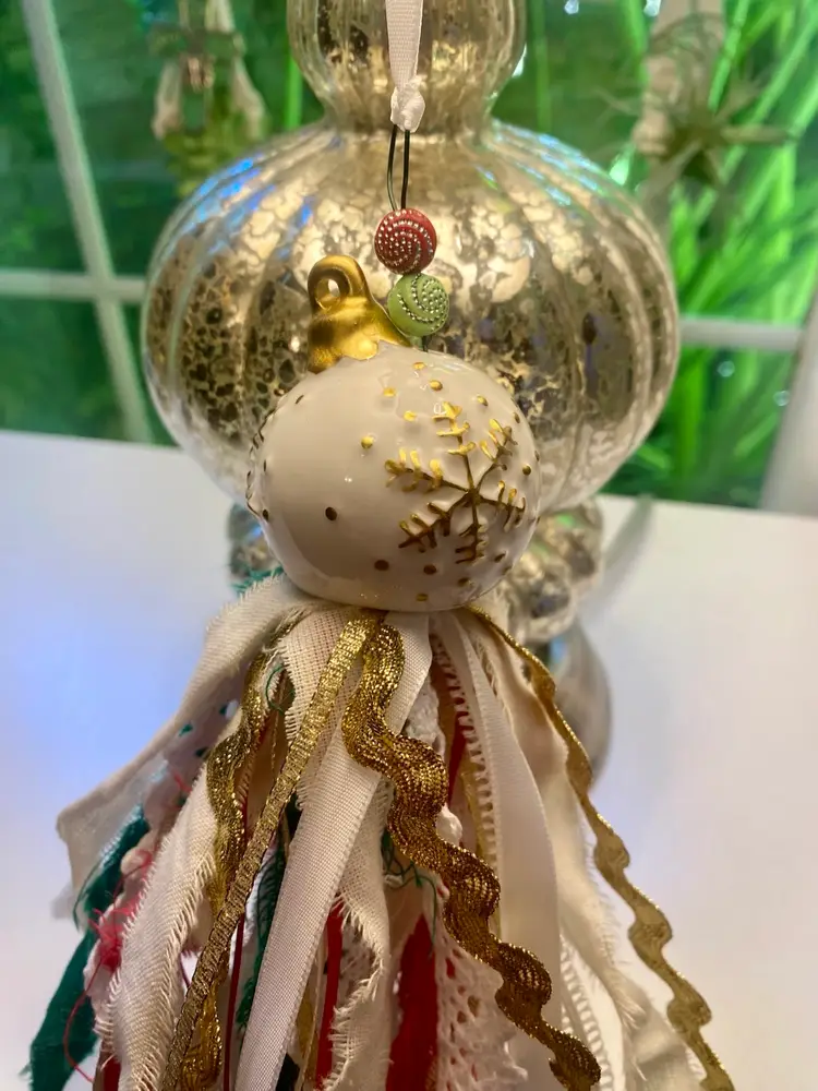 Christmas Ornament Salt Shaker Tassel