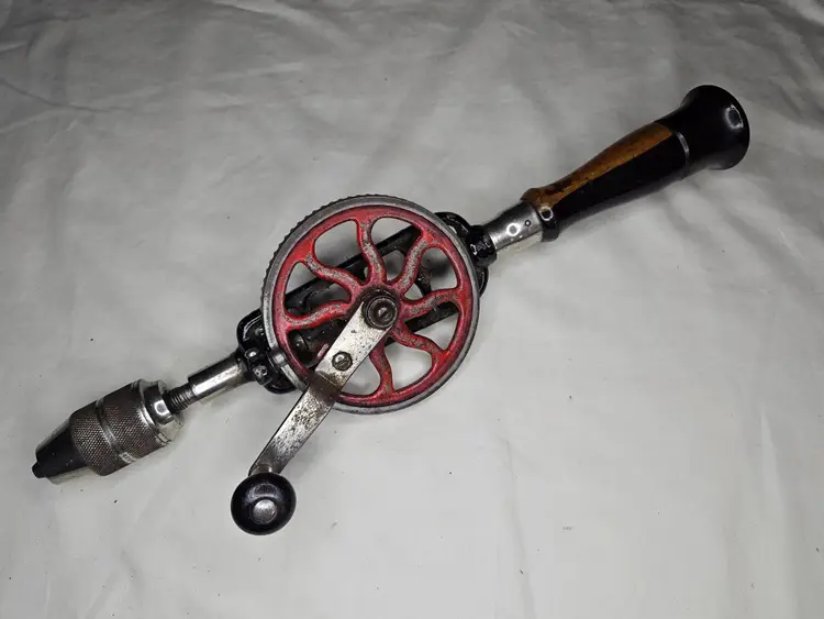 Millers Falls No. 2D hand drill
