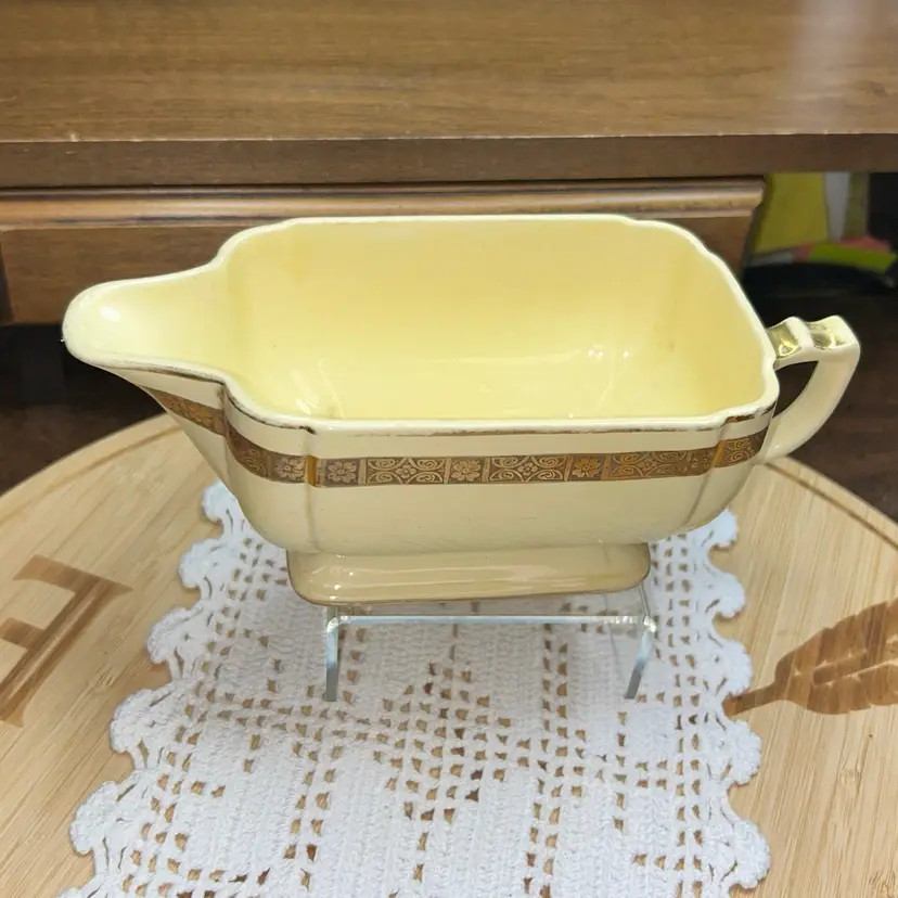 Vintage Homer Laughlin Century IVORY Sauce Boat / Gravy Boat Gold Plated Pearl China
