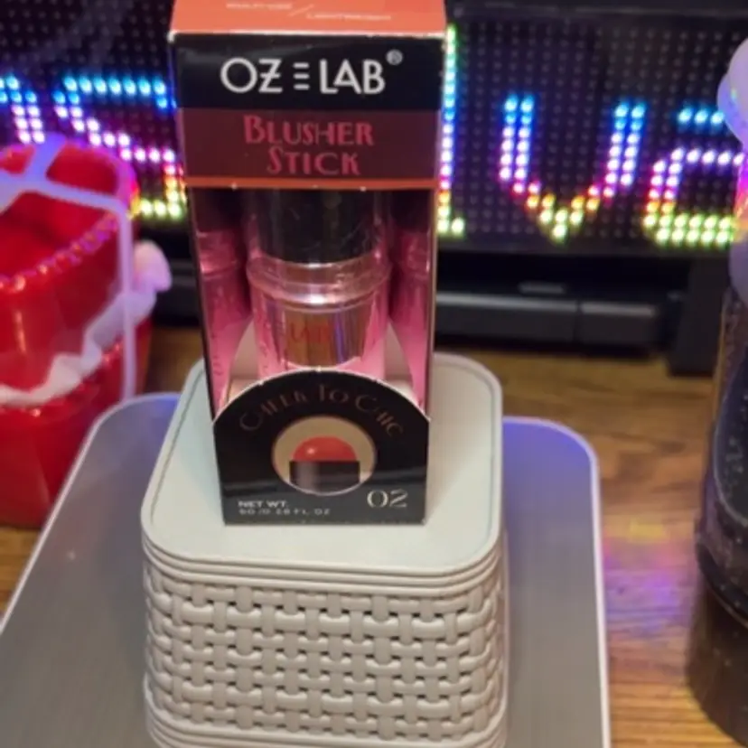 Oz Lab Blusher Stick
