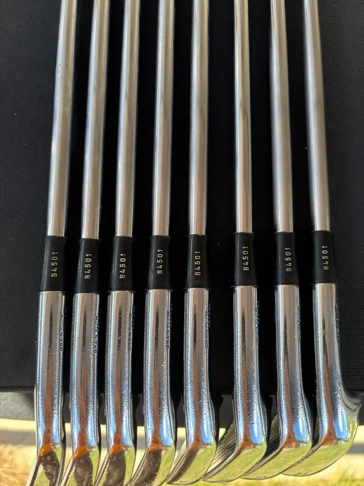 Mizuno MP-33 Forged Iron Set 3-PW RH – True Temper Dynamic Gold S300 – 8 Clubs