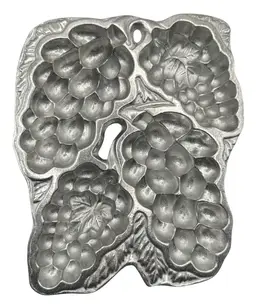 Vintage The Wilton Co Aluminum Cake Biscuit Cookie Chocolate Mold Grapes Fruit