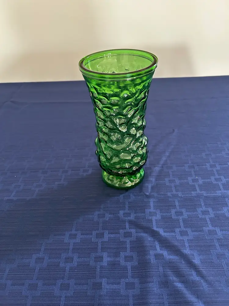Vintage 1970’s Vase Green Glass Hoosier Brand H 8.5 In Diameter 4.25 In No Chips/cracks