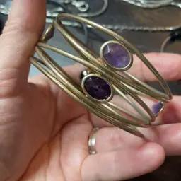 Gold town bracelet with 5 tested amethyst stones