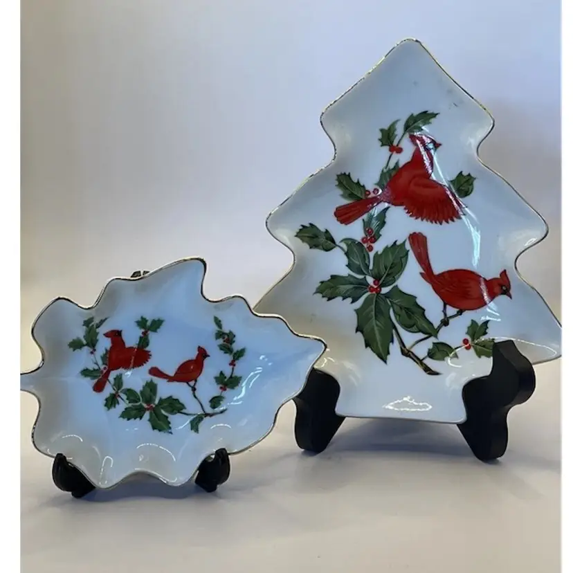 Vintage Lefton 1984 Two Cardinals & Holly Berry Christmas Tree & Leaf Dish