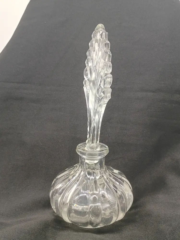 Vintage Art Deco Style Clear Perfume with Feather Fan Pattern Stopper