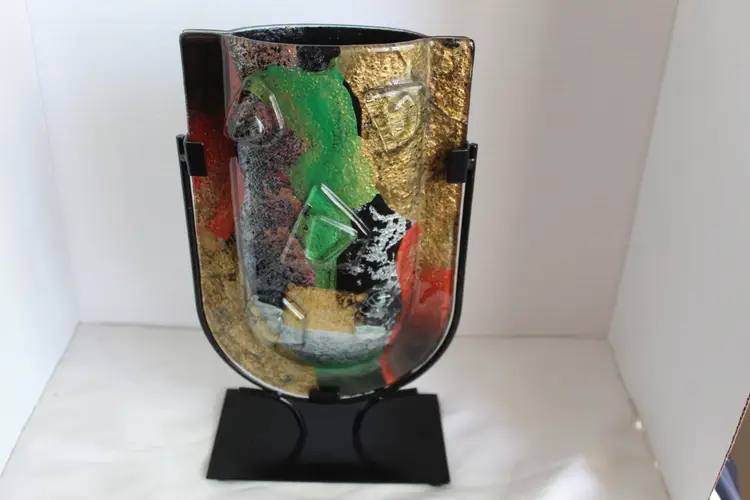 Jasmine Decorative Fused Glass V-Vase Shape With Stand