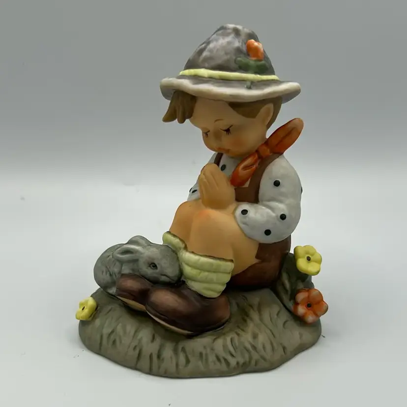 Vintage 1997 Goebel Hummel “Nature’s Prayer” Figurine