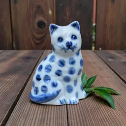 Small Blue And White Polka Dot Ceramic Cat Figurine Unmarked