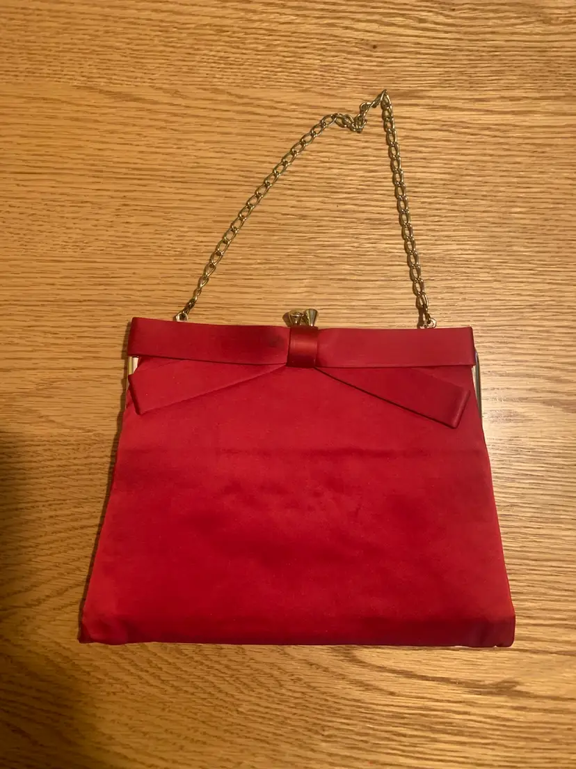056 Red Stain Hand Bag