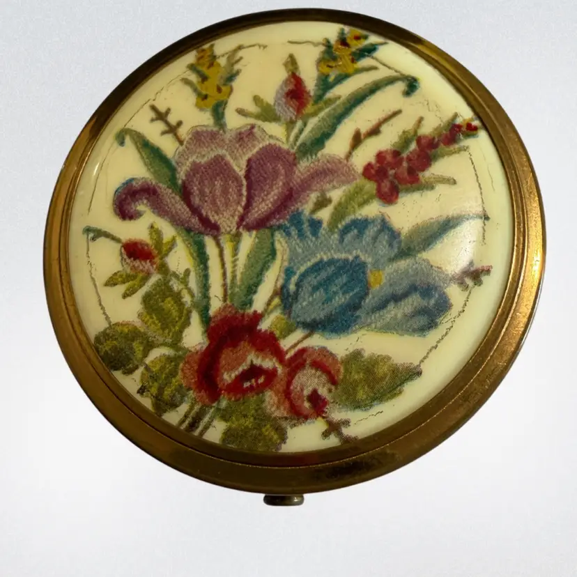Vintage Floral Powder Compact 3” In Good Condition With Some Signs Of Gold Tone Loss
