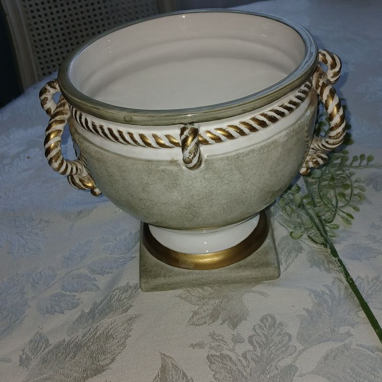 Jakubo Ceramic Vase