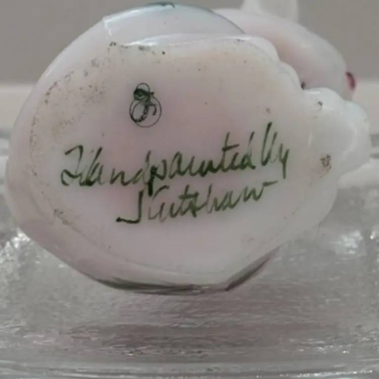 Fenton Pink Rosalene Grooming Cat, Signed, 4”