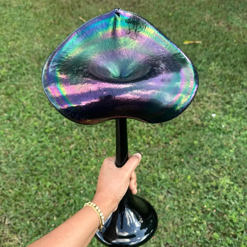 A Stuart Abelman Tall 17” Jack In The Pulpit Iridescent Art Glass Vase Signed