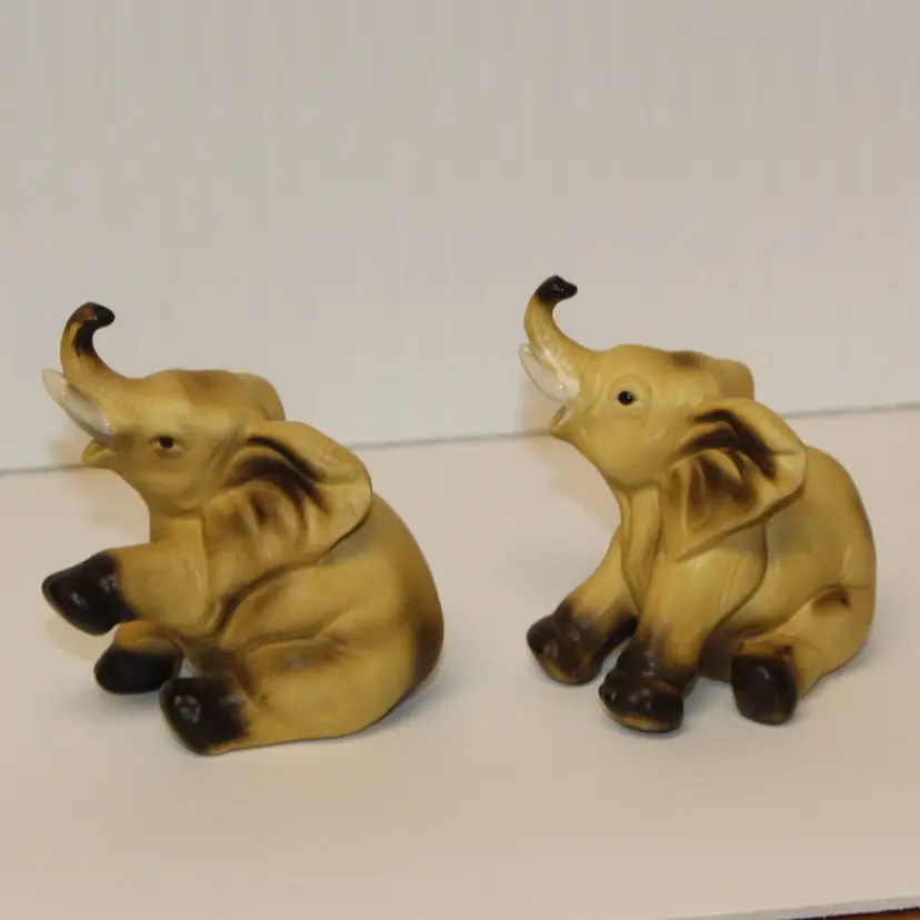 Vintage Pair of Lefton Elephants #1878 with Trunks Up for Good Luck - Made in Korea