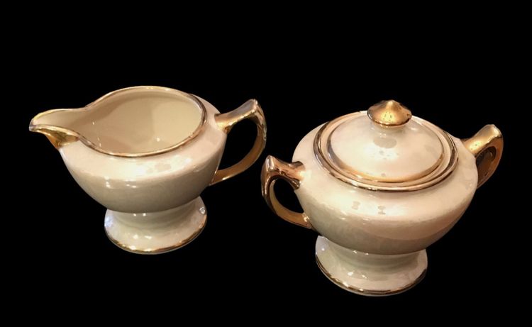 Vintage Ivory Lusterware With Heavy Gold Accent Creamer And Sugar
W/Handles