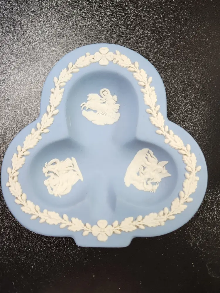 #01 Wedgwood Clover Trinket Dish