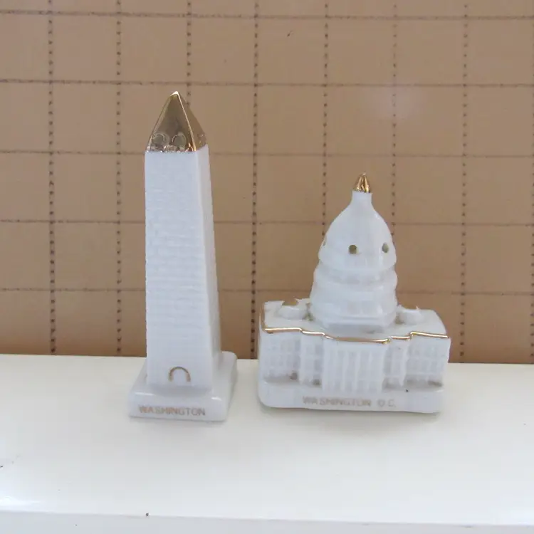 Vtg Capitol Building/Washington Monument Salt and Pepper Shaker Set