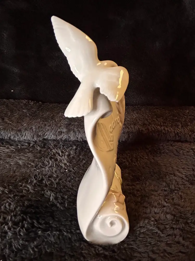 VINTAGE 1998 LLADRO SOCIETY #7677 " ART BRINGS US TOGETHER " PORCELAIN SCROLL
