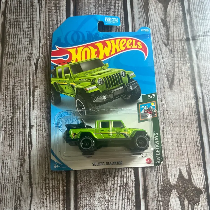 Hot Wheels 2021 HW Getaways 5/5  '20 Jeep Gladiator  Metalflake Green Rubicon