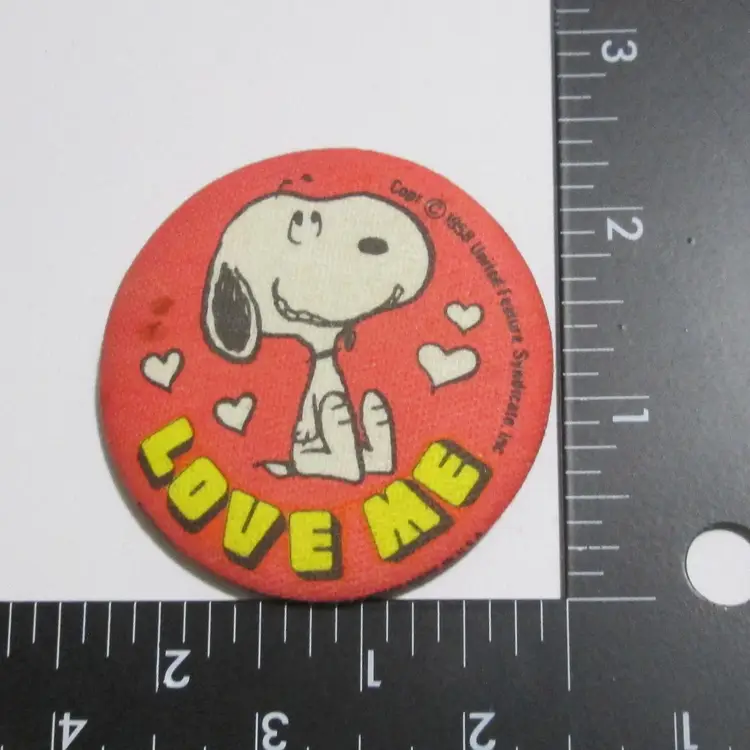 Snoopy Love Me Fabric Button Pin 70s Peanuts Cartoon Made In USA