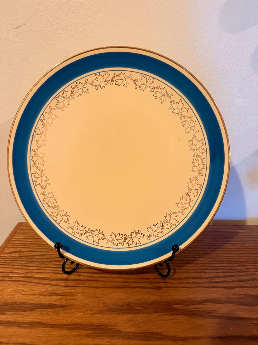 Vintage Homer Laughlin Blue Band Dinner Plate – 9.5 Inch Mid Century Cream & Blue China – Made in USA – Replacement Plate – Farmhouse Tableware