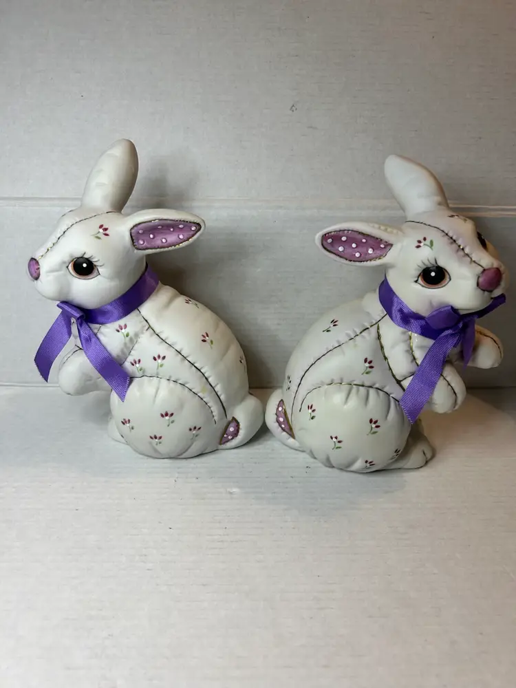 Pair Of Vintage Lefton Geo Z  1987 Quilted Porcelain Bunnies Purple Bow