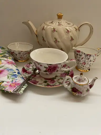 Teacups etc & ‘Pick a Cup’ Tea Leaf Reading