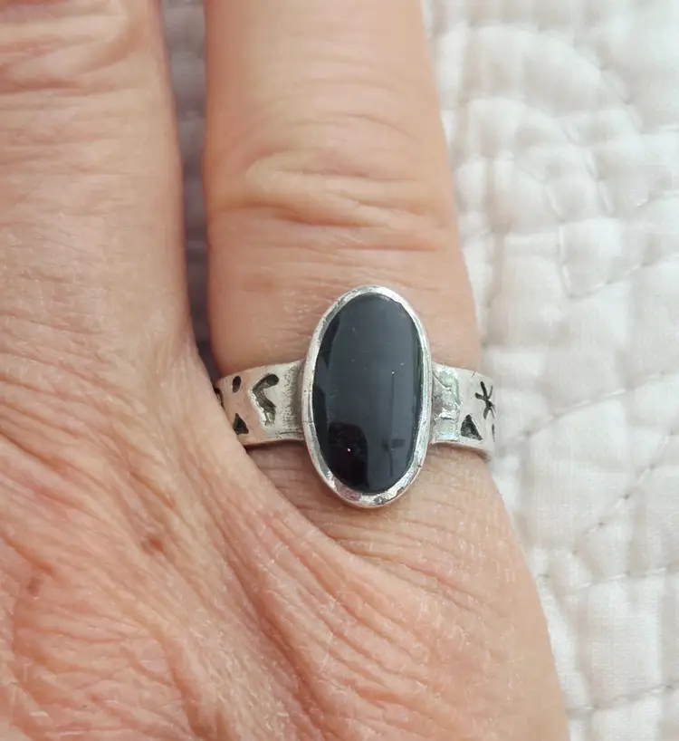 Vintage Sterling Silver Ring with Oval Onyx Stone and Whimsical Detail on the Band, Size 6
